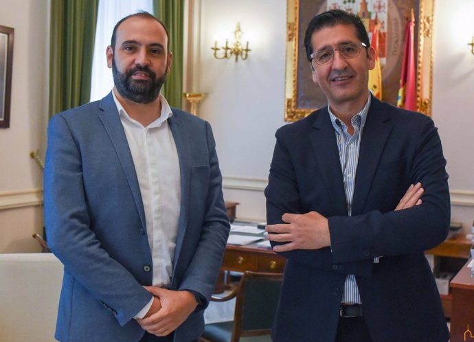 El presidente de la Diputación de Ciudad Real, José Manuel Caballeros ha recibido al alcalde de Argamasilla de Calatrava.