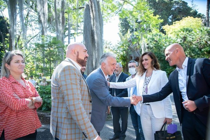 El presidente de Canarias, Ángel Víctor Torres, visita el Jardín Botánico