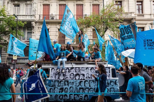 Protesta por los desaparecidos durante la dictadura argentina