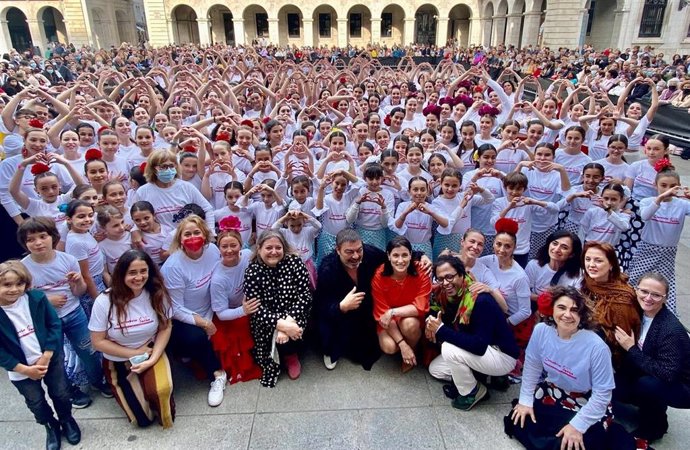 Santander cierra la Semana de la Danza con un flashmob dirigido por Antonio Canales