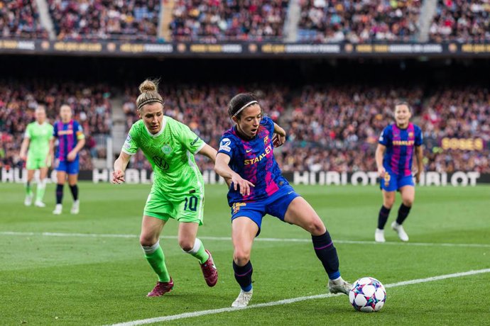 Aitana Bonmati of FC Barcelona in action during the UEFA Women's Champions League Semi Final match between FC Barcelona and VFL Wolfsburg  at Camp Nou on April 22, 2022 in Barcelona, Spain.