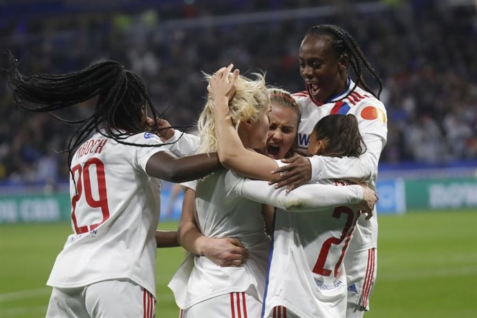 Las jugadoras del Olympique de Lyon celebrando un gol