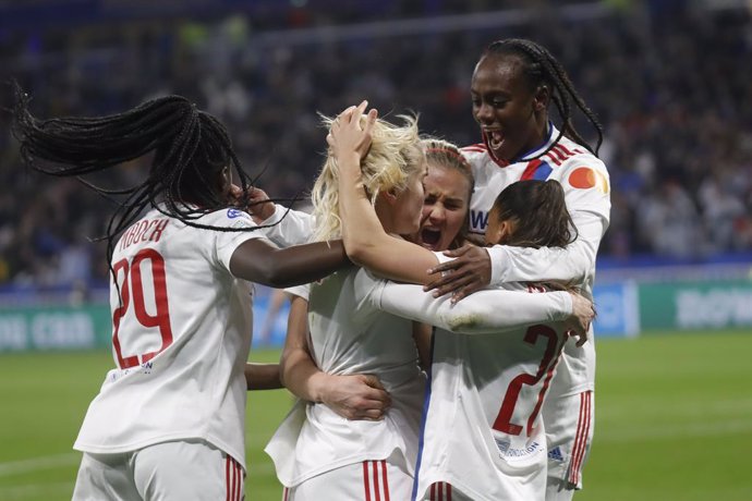 Ada HEGERBERG of Lyon celebrate score a goal and Melvine MALARD of Lyon and Lindsey HORAN of Lyon and Delphine CASCARINO of Lyon during the UEFA Women's Champions League, Quarter-finals, 2nd leg football match between Olympique Lyonnais (Lyon) and Juven