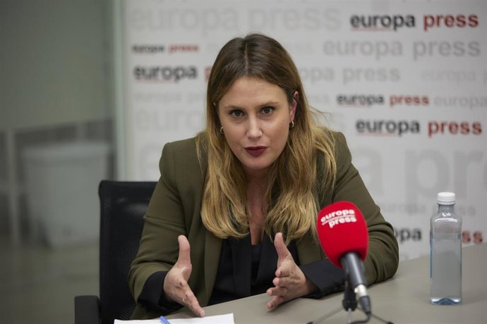 La portavoz adjunta de Unidas Podemos en la Asamblea de Madrid, Alejandra Jacinto, durante una entrevista con Europa Press, a 28 de abril de 20222, en Madrid (España). Alejandra Jacinto es una jurista, politóloga, política y activista española, miembro 