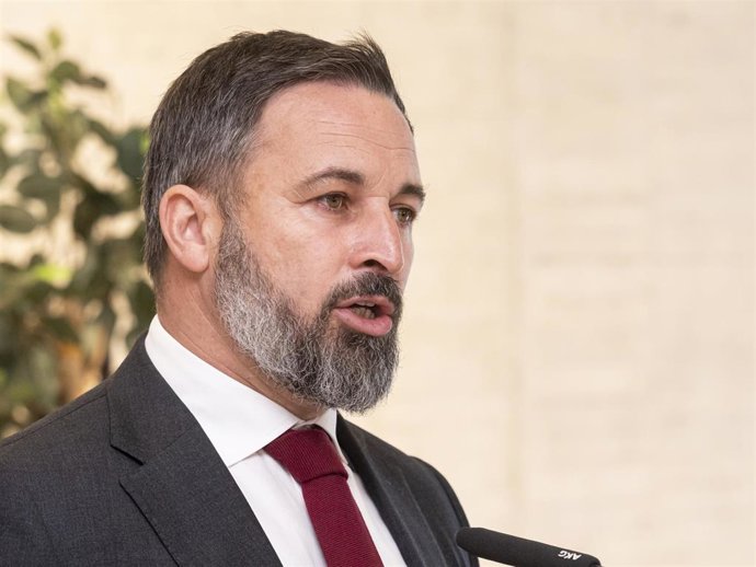 El presidente de Vox, Santiago Abascal, interviene en el acto de toma de posesión del cargo de Mañueco como presidente de la Junta de Castilla y León, en la sede de las Cortes de Castilla y León, a 19 de abril de 2022, en Valladolid, Castilla y León 