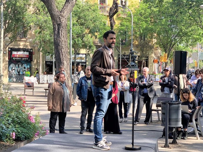El conseller d'empresa i Treball de la Generalitat, Roger Torrent, en l'homenatge d'ERC a Francesc Layret per el 1 de Maig