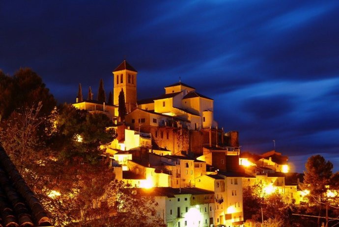 Vista nocturna de Quesada