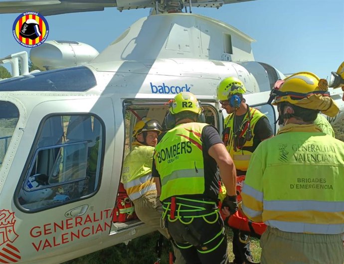 Rescatan a una mujer lisiada en el pie en el paraje Las Cuevas de Yátova