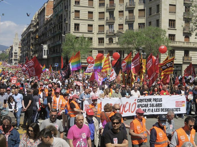 Archivo - Arxivo - Manifestació de CC.OO. I UGT de Catalunya pel Dia dels Treballadors a Barcelona