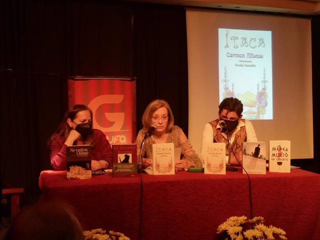 La profesora Carmen Alfonso, experta en Juan Ramón Jiménez, presenta en Sevilla su nuevo poemario 'Ítaca'