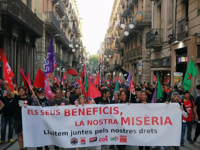 Manifestación de la Taula Sindical por el Día de los Trabajadores