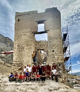 Participantes en una edición anterior del campo de voluntariado.