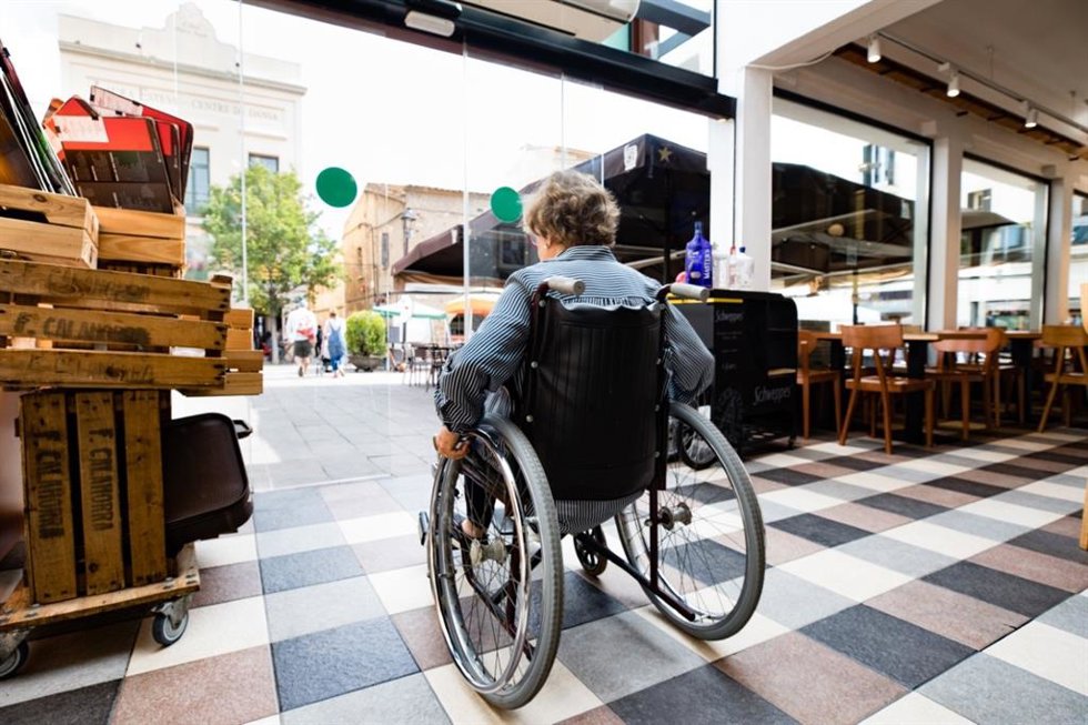 Archivo - El rea Metropolitana de Barcelona (AMB) y la Confederación Española de Personas con Discapacidad Física y Orgánica (COCEMFE) han reivindicado la importancia de garantizar la accesibilidad digital del colectivo con discapacidad