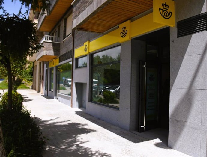 Correos invierte más de 160.000 euros en su nueva oficina en Aínsa (Huesca).