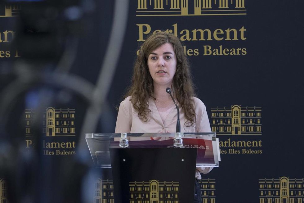 Archivo - La portavoz adjunta de Unidas Podemos en el Parlament, Esperana Sans.