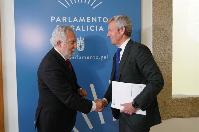 Rueda se entrevista con Miguel Santalices en la Cámara autonómica. 