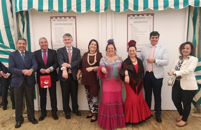 El Consistorio lleva la alimentación sin gluten y el reparto de desfibriladores a las siete casetas municipales.