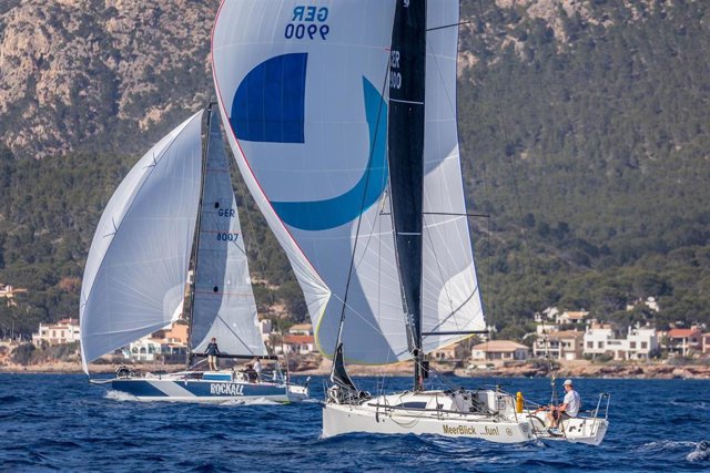 El 'Rockall' y el 'Meerblick Fun' durante La Larga de PalmaVela 2022