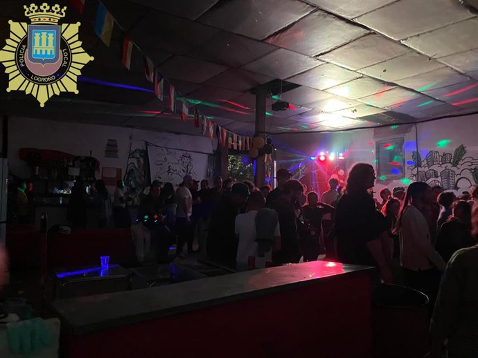 Desalojada una fiesta ilegal con 130 personas en el camino viejo de Oyón