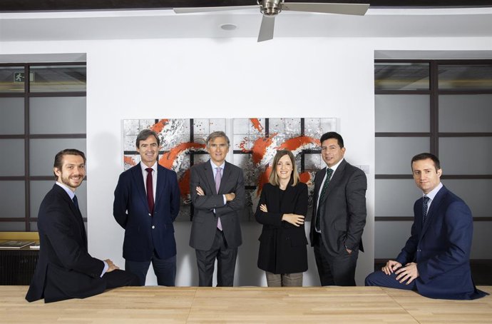 Archivo - Economía/Finanzas.- Cobas AM apuesta por las empresas relacionadas con materias primas y la defensa