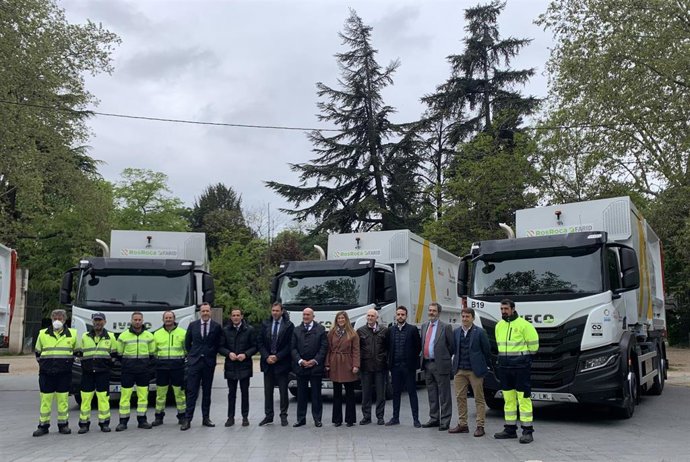 Presentación de nuevos camiones del Servicio de Limpieza de Valladolid capital.