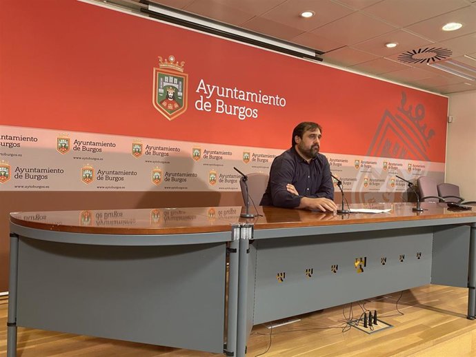 El viceportavoz del PP en el Ayuntamiento de Burgos, Jorge Berzosa, durante la rueda de prensa sobre Gamonal.