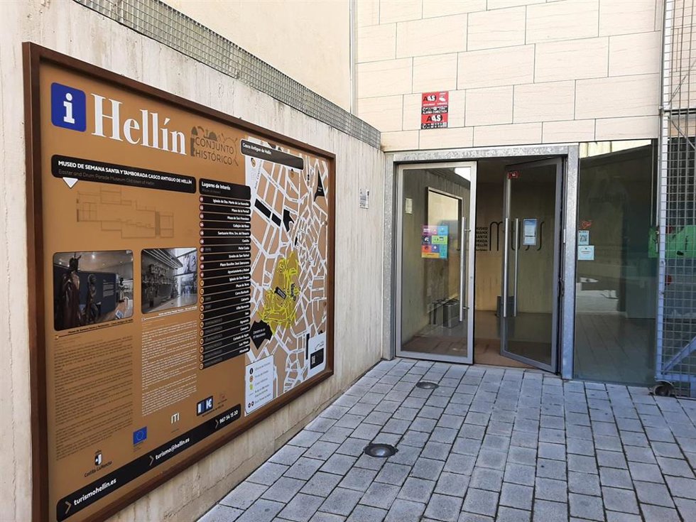Archivo - Entrada al MUSS de Hellín.