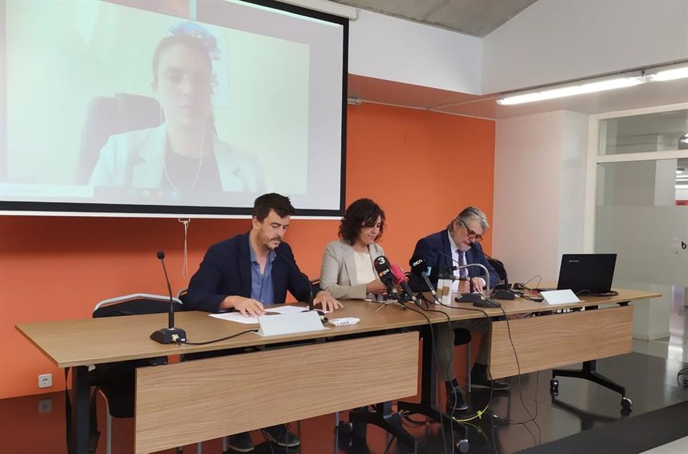 La portavoz de la OMCT Cecilia de Armas, el presidente de Lafede y de NovAct, Luca Gervasoni; la codirectora de Irídia Anas Franquesa; el presidente honorífico de la AED European Democratic Lawyers, Robert Sabata.