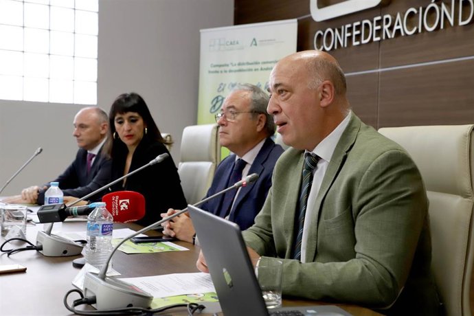 El presidente de la Diputación de Córdoba, Antonio Ruiz, interviene en la presentación de las jornadas 'La distribución comercial frente a la despoblación en Andalucía'.