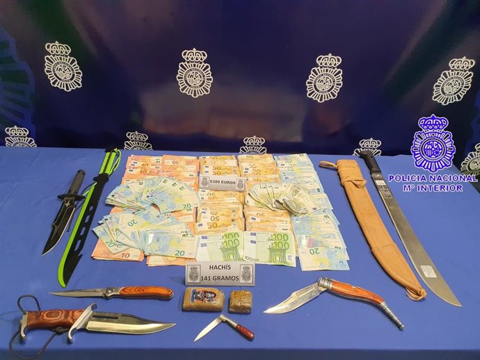 Material incautado al matrimonio detenido en las Viudas.