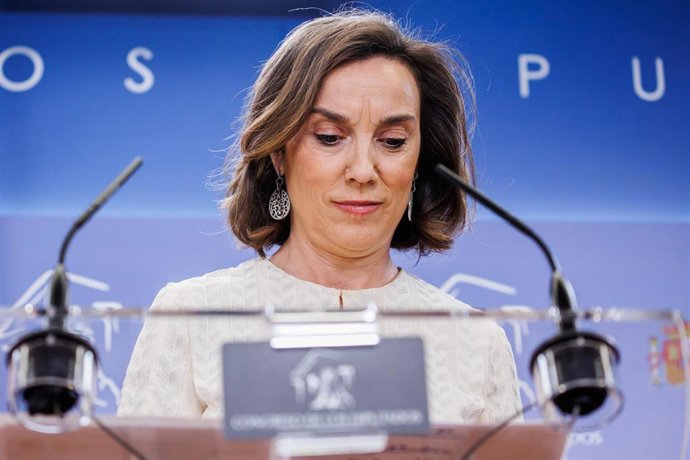 La Secretaria General del Partido Popular y portavoz del partido, Cuca Gamarra, en una rueda de prensa en el Congreso