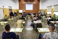 Compromís insiste en que el 'mitjà' de valenciano es un "requisito imprescindible" para los funcionarios