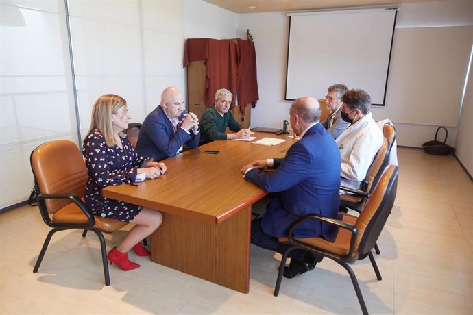 Reunión del vicepresidente Aierdi con representantes de Aceites Urzante.