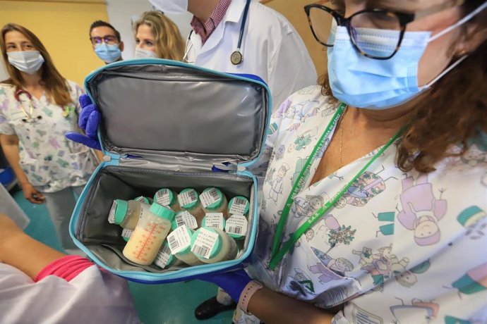 Recepción de leche materna en el Hospital de Jerez.