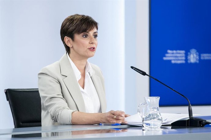 La ministra Portavoz, Isabel Rodríguez, comparece en una rueda de prensa posterior a la reunión del Consejo de Ministros, a 3 de mayo de 2022, en Madrid (España). El tema principal del Consejo de Ministros de hoy ha sido el espionaje al presidente del G