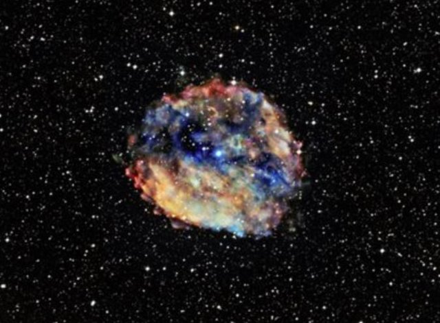 Remanente de una estrella de neutrones con un púlsar en su interior