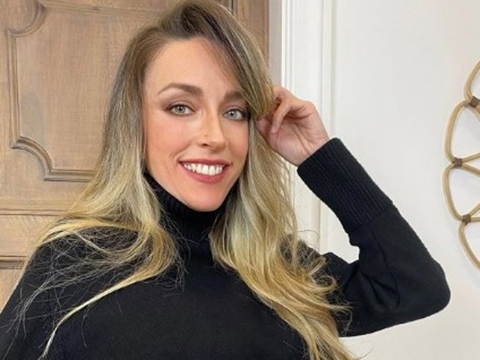 ANNA SIMÓN DA A LUZ A SU PRIMERA HIJA AINA