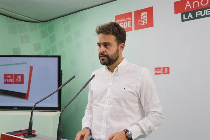 Archivo - El coordinador del Grupo Parlamentario Socialista de Jaén, Juan Francisco Serrano