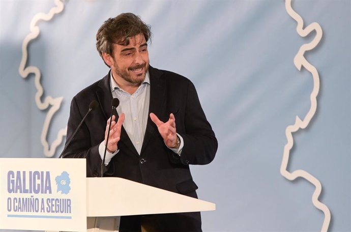 O presidente do Comité Electoral do PP, Diego Calvo, nunha reunión da xunta directiva provincial do PP, a 2 de maio de 2022, na Coruña. Foto de arquivo.