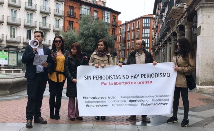Concentración de periodistas en Valladolid en el Día Mundial de la Libertad de Prensa.