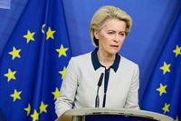 Von der Leyen pide un embargo total al petróleo ruso con periodo de transición hasta final de año