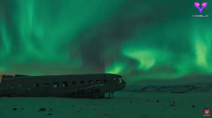 Visita a los restos de un avión bajo la aurora boreal | Naturaleza increíble