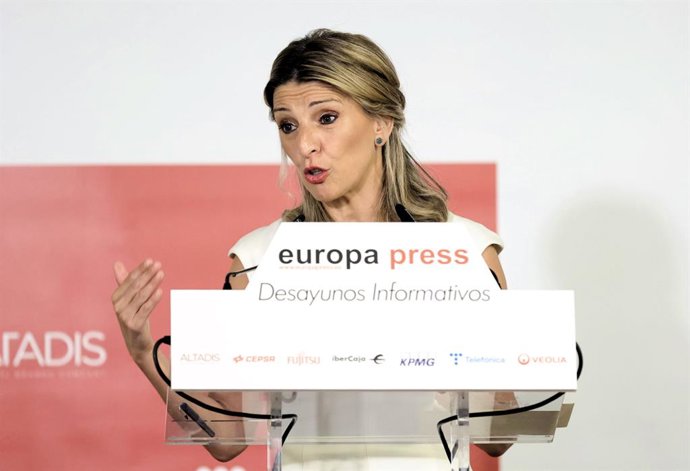 La vicepresidenta segona i ministra de Treball, Yolanda Díaz, intervé en l'Esmorzar Informatiu d'Europa Press.