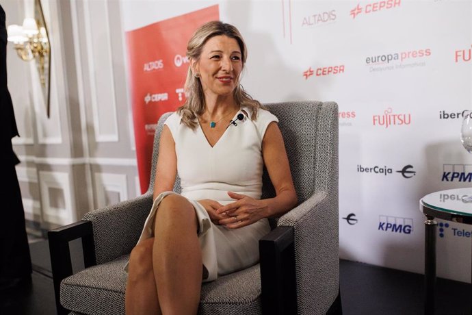 La vicepresidenta segunda y ministra de Trabajo, Yolanda Díaz, interviene en el Desayuno Informativo de Europa Press, en el Hotel Rosewood Villa Magna Salón "Gran Presidencial", a 4 de mayo de 2022, en Madrid (España).