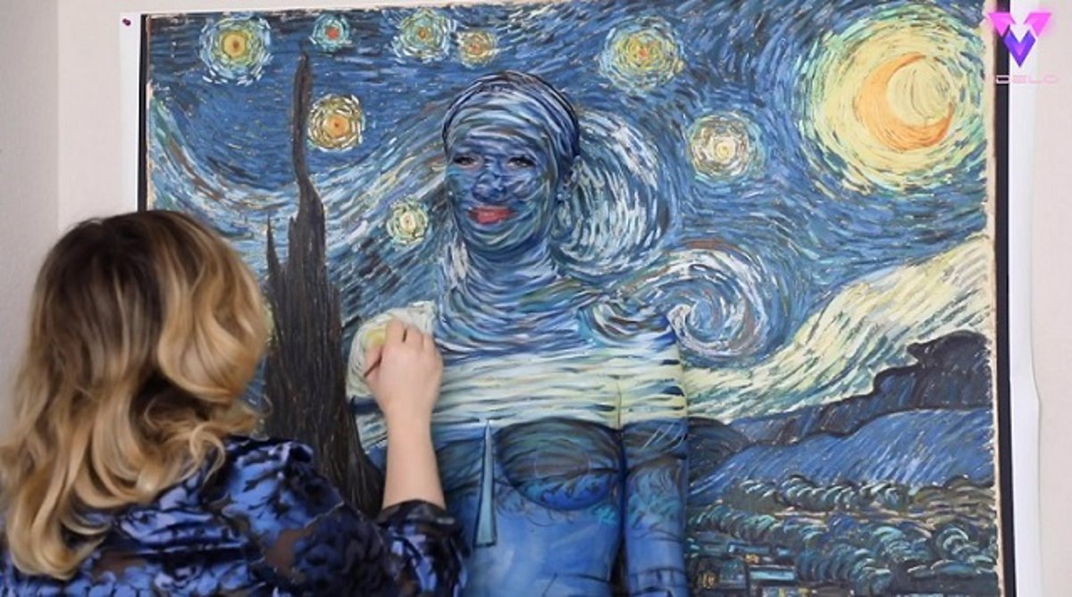 Esta talentosa artista fue capaz replicar "La noche estrellada" Van Gogh el cuerpo de una humana