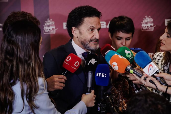El vicesecretario general de Ciudadanos, Edmundo Bal, responde a los medios en un desayuno informativo de El Debate, en el Hotel Four Seasons, a 4 de mayo de 2022, en Madrid (España). Se trata del primer acto de estas características al que se enfrenta 