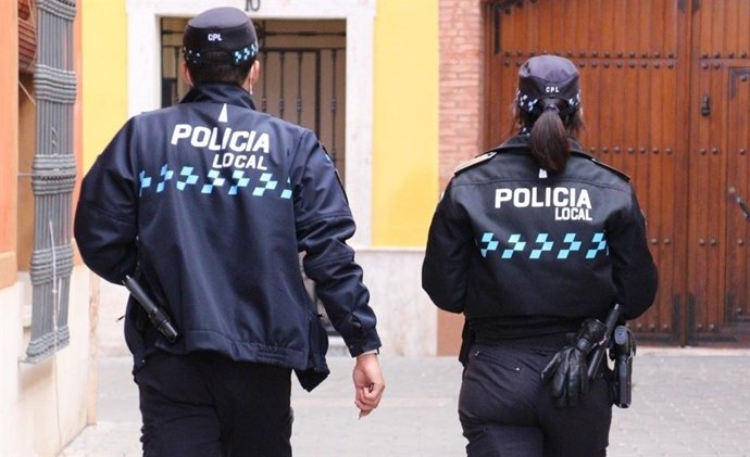 Archivo - Agentes de la Policía Local de La Solana.
