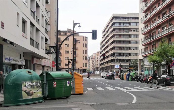 Contenedores en la calle María Zambrano de Logroño