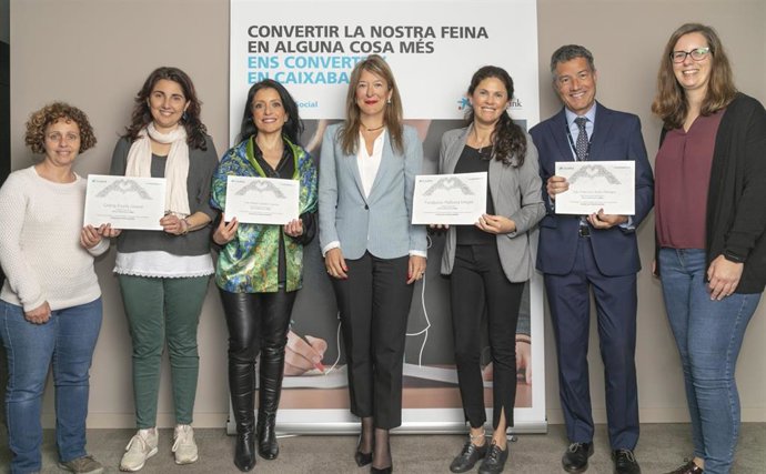 Archivo - CaixaBank entrega 25.000 euros repartidos entre dos entidades sociales de Baleares finalistas de 'Planta tu proyecto'.