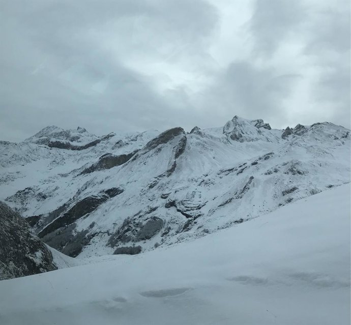 Archivo - El Pirineu amb neu